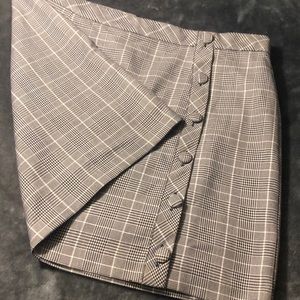 F21+ Black & White Houndstooth Skirt